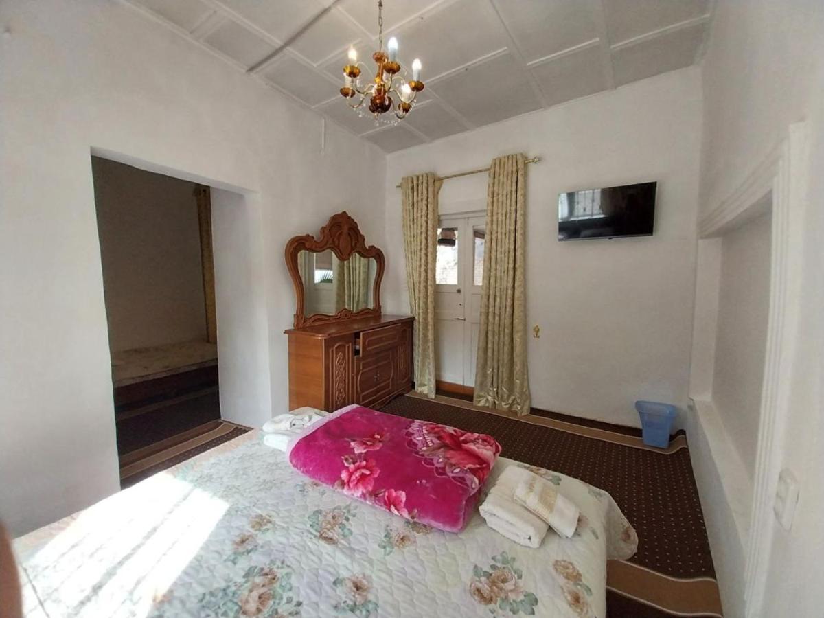 Fayz Guest House Samarcanda Quarto foto